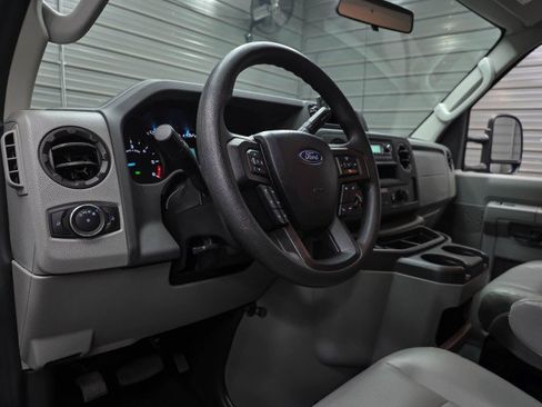 Used 2021 Ford E-450 and Econoline 450 Super Duty w/ Power Windows & Locks Group RWD image 14