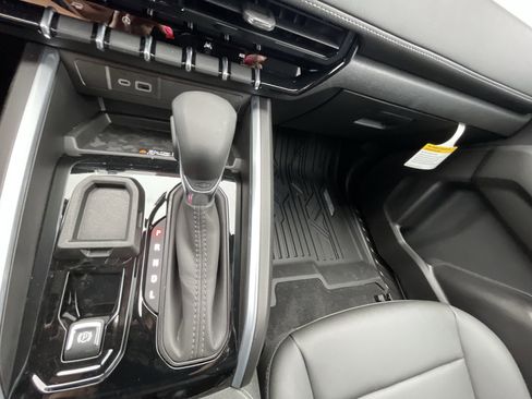 New 2025 Chevrolet Colorado LT w/ LT Convenience Package RWD image 42