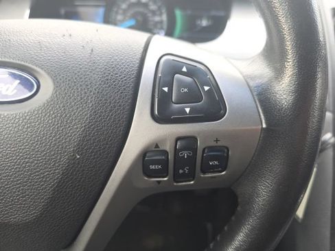 Used 2013 Ford Taurus SEL FWD image 16