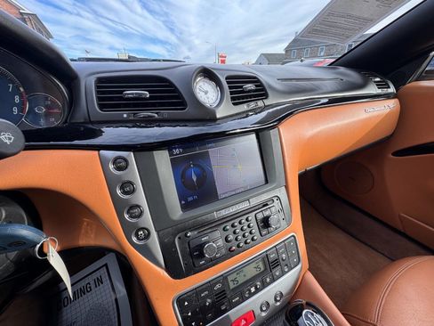 Used 2016 Maserati GranTurismo Sport image 22