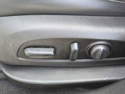 Used 2019 GMC Acadia SLT image 29