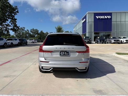 Certified 2025 Volvo XC60 B5 Plus AWD/4WD image 5