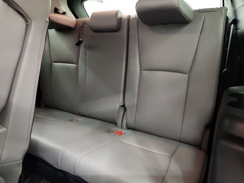 Certified 2023 Toyota Highlander XLE image 10