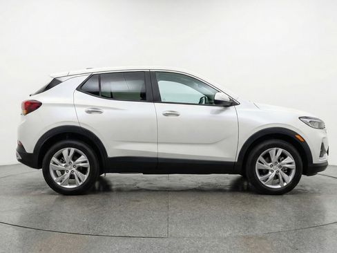 Used 2025 Buick Encore GX Preferred FWD image 11