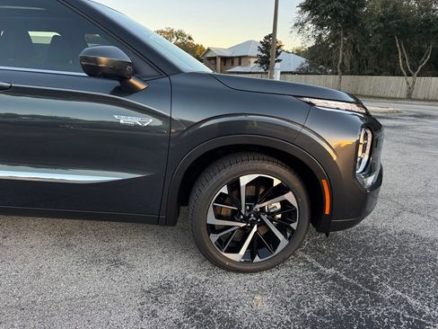 New 2025 Mitsubishi Outlander SE image 12