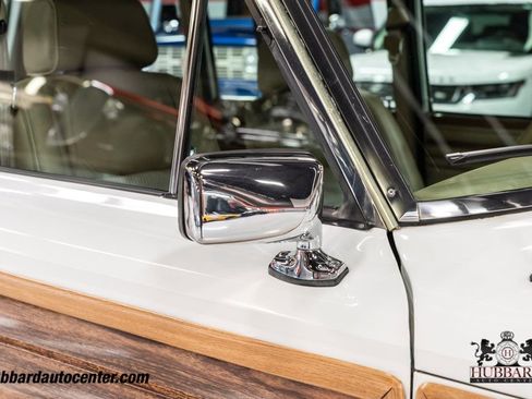 Used 1991 Jeep Grand Wagoneer 4dr Wagon 4WD image 40