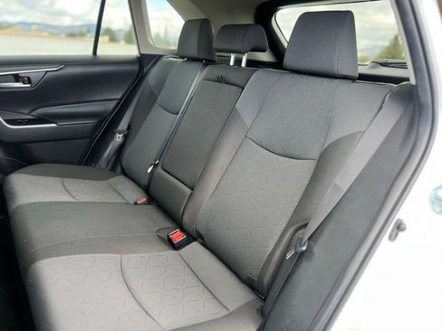 Used 2025 Toyota RAV4 XLE image 15