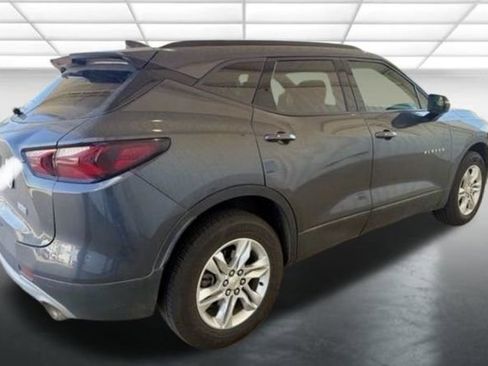 Used 2022 Chevrolet Blazer LT image 2