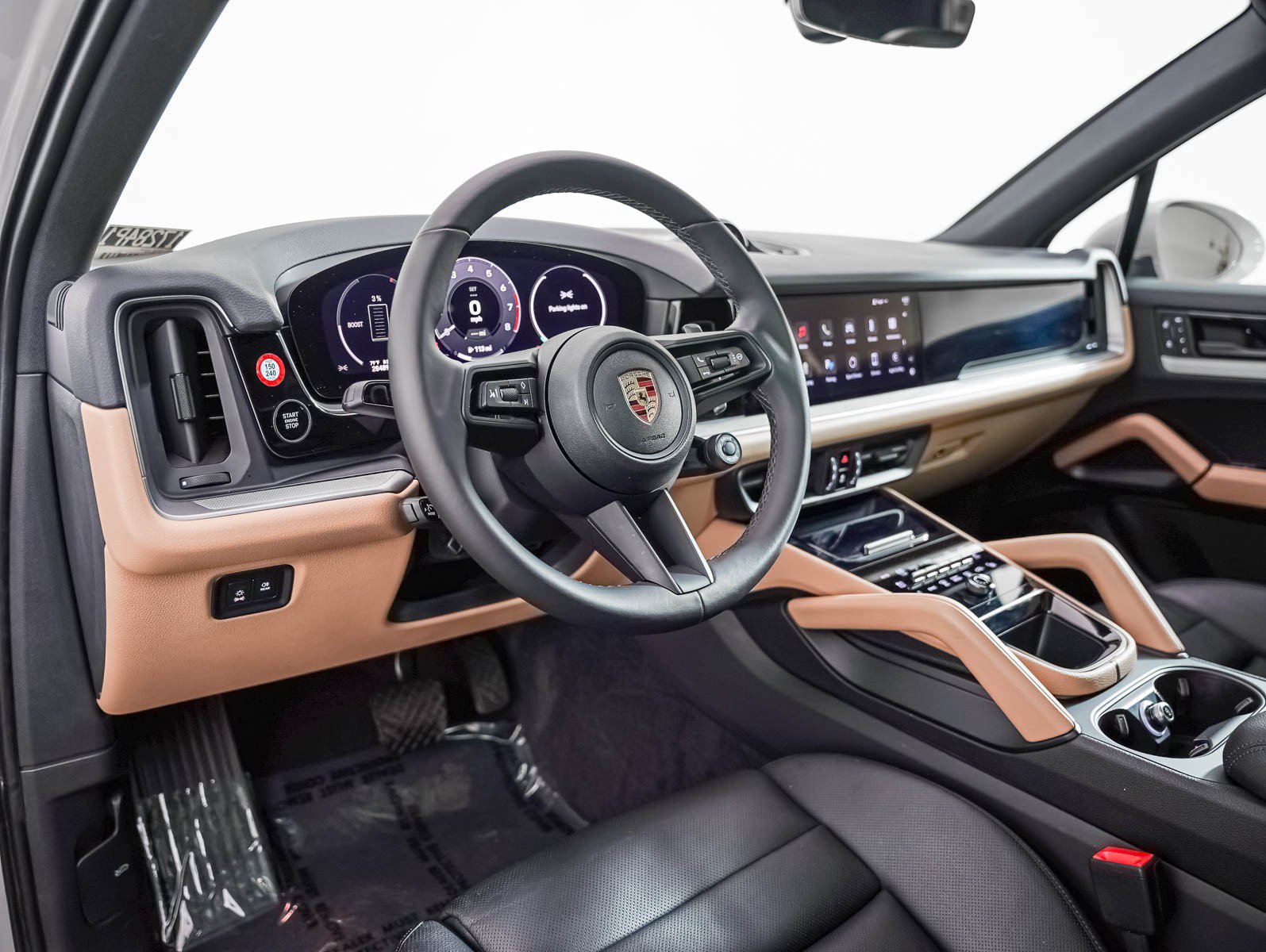 Certified 2024 Porsche Cayenne AWD/4WD image 4