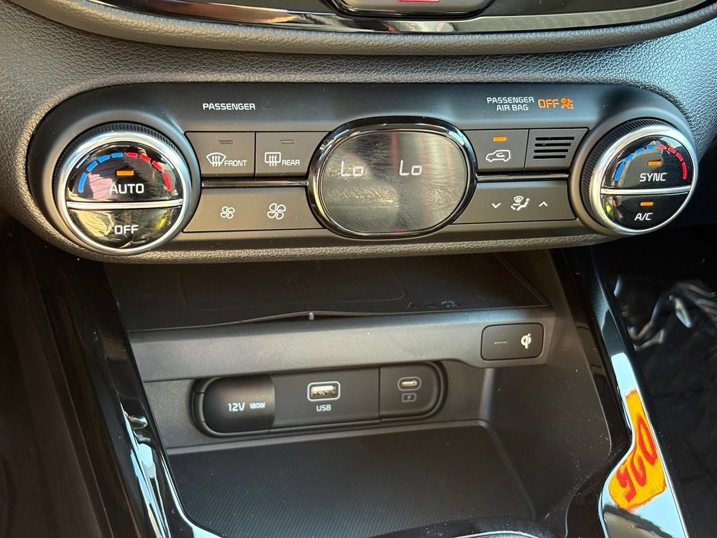 Used 2025 Kia Soul GT-Line w/ GT-Line Technology Package FWD image 14