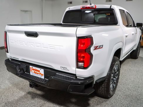 Used 2024 Chevrolet Colorado Z71 w/ Z71 Convenience Package 2 AWD/4WD image 7