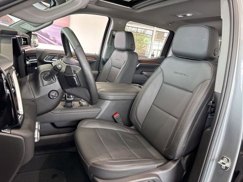 Used 2025 GMC Sierra 1500 Denali AWD/4WD image 16