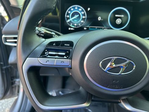 Used 2022 Hyundai Elantra Limited w/ Cargo Package image 22