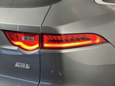 Used 2018 Jaguar F-PACE Prestige image 29