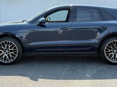 Used 2020 Porsche Macan AWD/4WD image 2