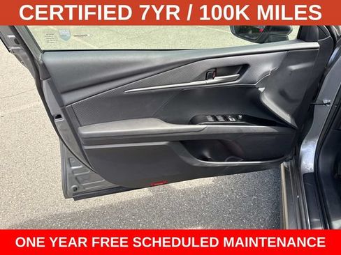 Used 2025 Toyota Camry SE FWD image 13