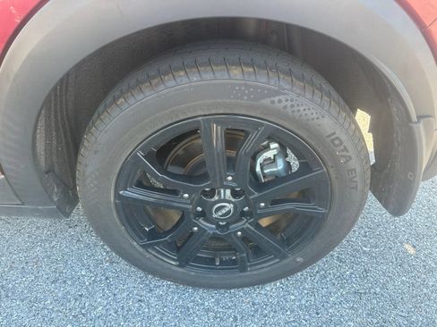 Used 2024 Nissan Kicks SR w/ SR Premium Package FWD image 9