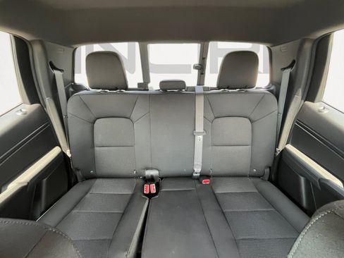 Used 2025 Chevrolet Colorado LT RWD image 18