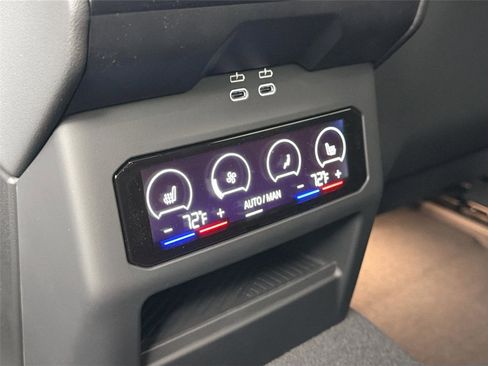 New 2026 BMW i5 eDrive40 w/ M Sport Package AWD/4WD image 25