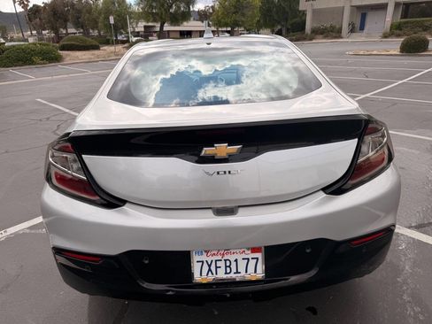 Used 2017 Chevrolet Volt Premier w/ Driver Confidence II Package FWD image 17