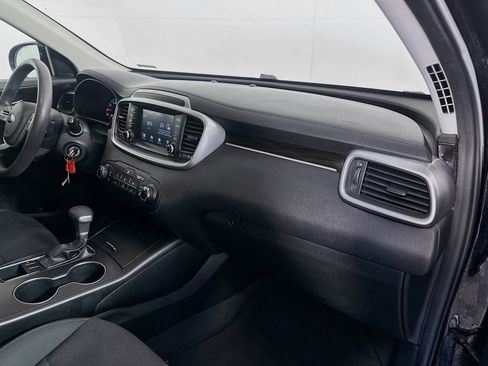 Used 2020 Kia Sorento LX FWD image 26