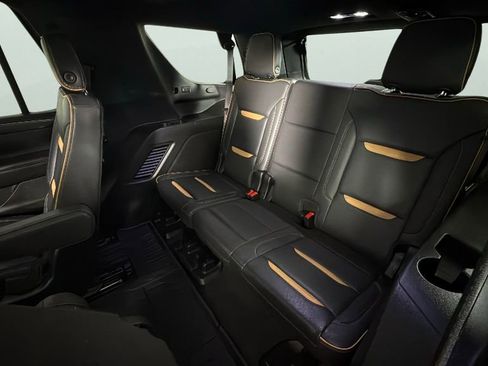 Used 2022 GMC Yukon AT4 w/ Technology Package AWD/4WD image 29