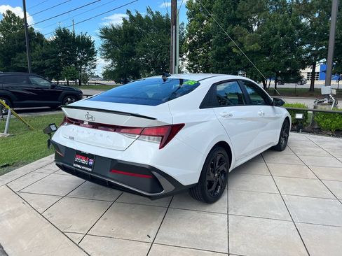 Certified 2026 Hyundai Elantra Sport FWD image 11