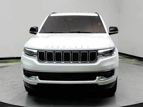 Used 2023 Jeep Wagoneer 4WD image 2