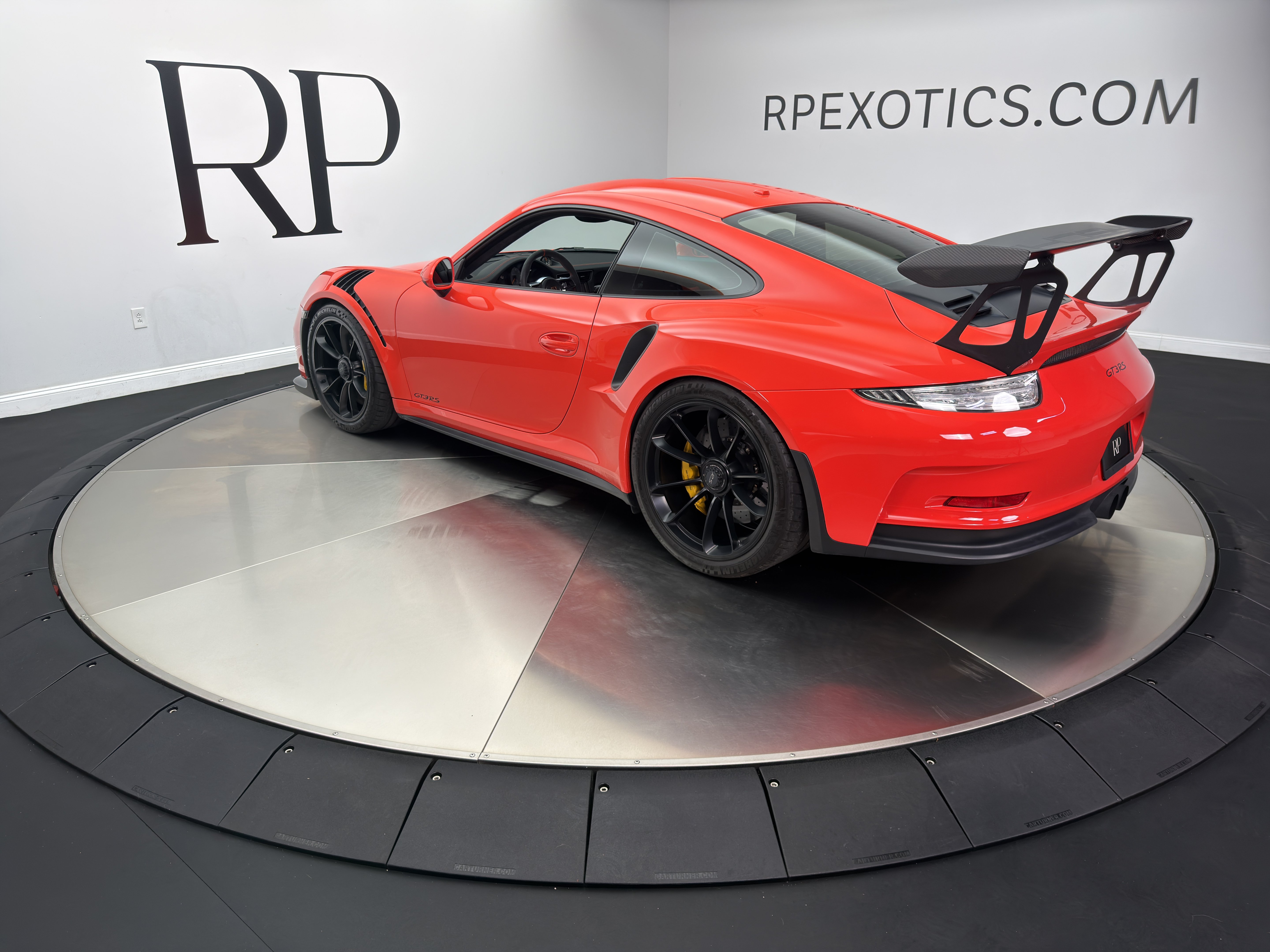 Used 2016 Porsche 911 GT3 RS RWD image 4