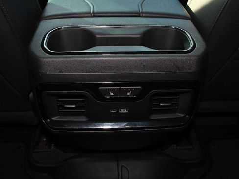 Used 2024 GMC Sierra 1500 AT4 w/ Technology Package AWD/4WD image 29