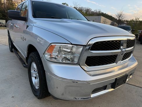 Used 2017 RAM 1500 Classic SLT image 7