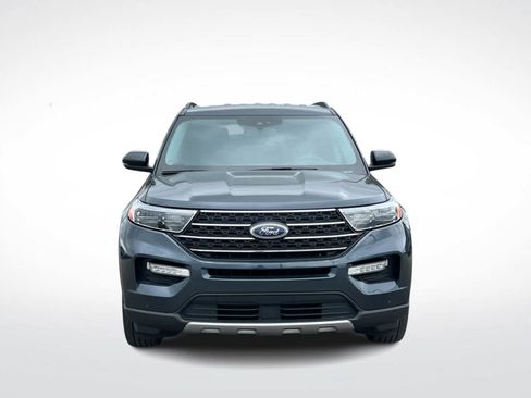 Used 2023 Ford Explorer XLT w/ Equipment Group 202A AWD/4WD image 3
