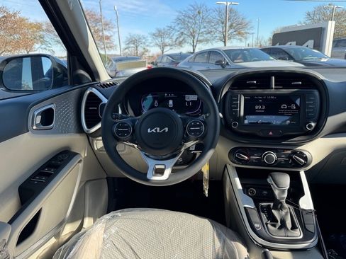New 2025 Kia Soul LX image 9