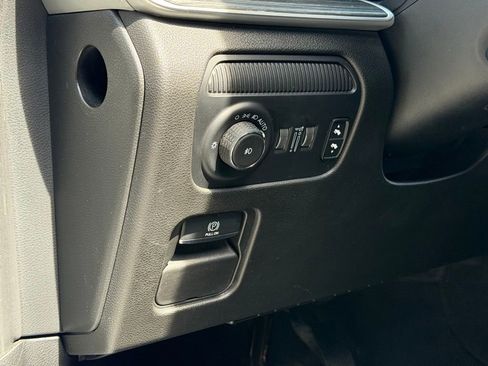 Used 2023 Jeep Wagoneer L Series II w/ Premium Group I AWD/4WD image 27