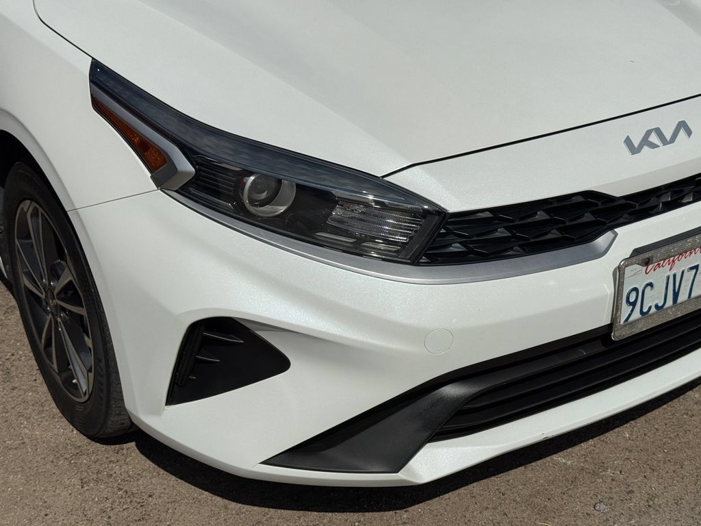 Used 2023 Kia Forte LXS FWD image 3