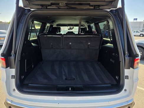 Used 2024 Jeep Wagoneer L 4WD image 13