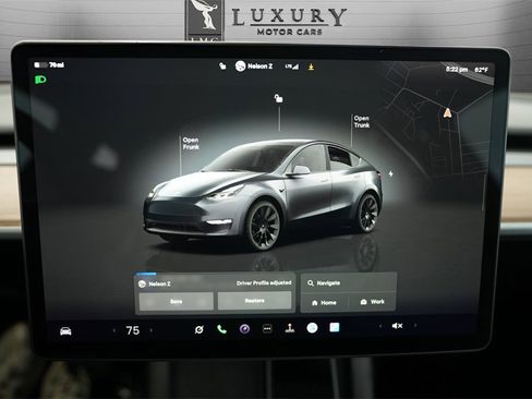 Used 2024 Tesla Model Y 2WD image 43