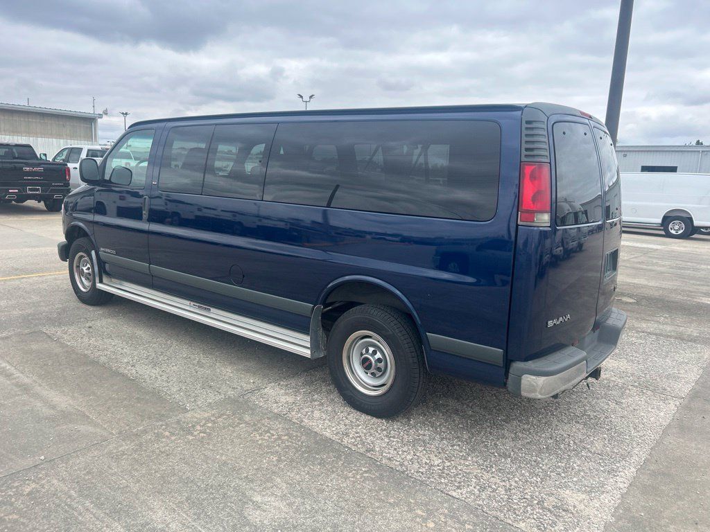 Used 2002 GMC Savana 3500 Extended Passenger w/ SLE Marketing Option Pkg 3 RWD image 5