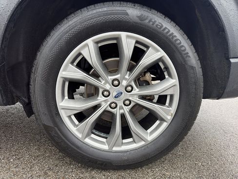 Certified 2023 Ford Explorer Limited w/ Equipment Group 301A image 20