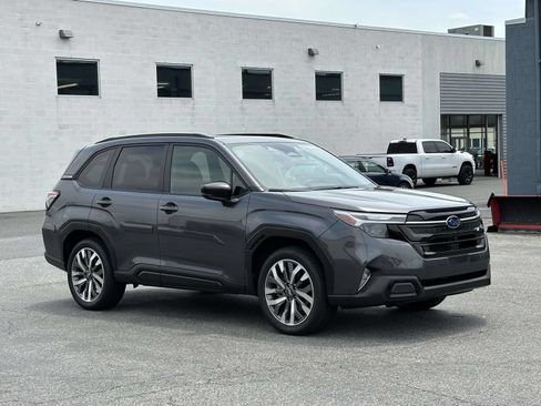 Certified 2025 Subaru Forester Touring AWD/4WD image 8