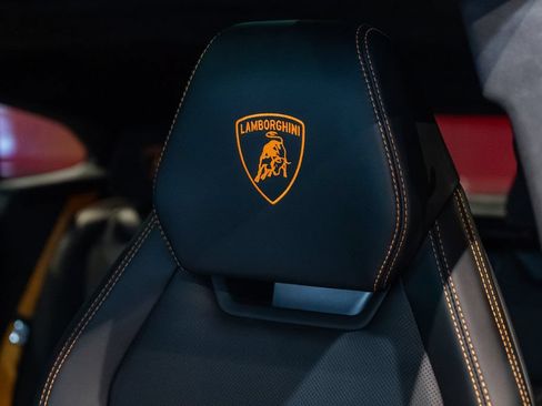 Used 2024 Lamborghini Urus S AWD/4WD image 6