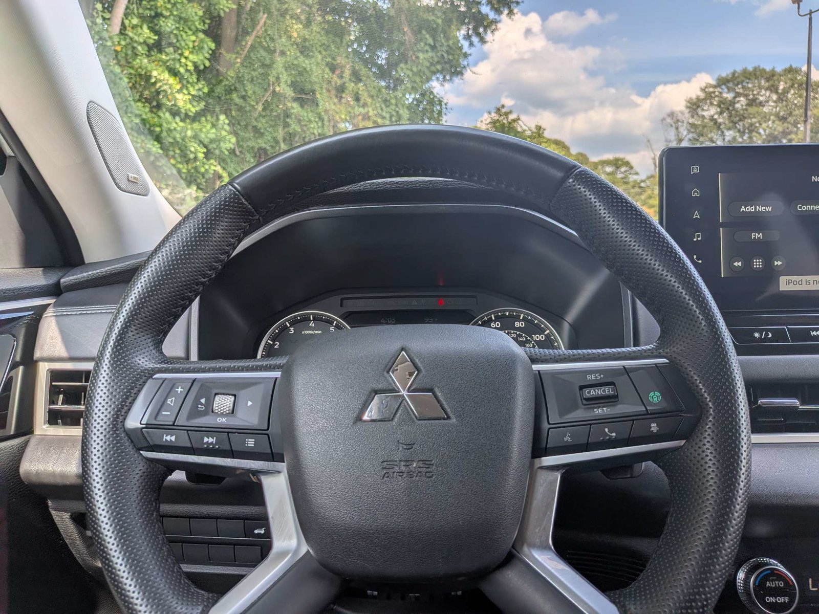 Used 2025 Mitsubishi Outlander SE FWD image 27