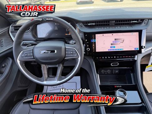 New 2026 Jeep Grand Cherokee Limited w/ Luxury Tech Group II RWD image 32