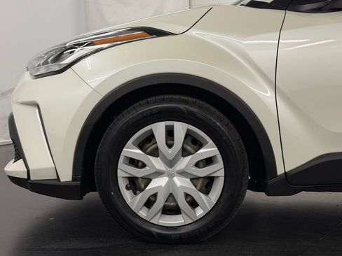Used 2021 Toyota C-HR LE image 12