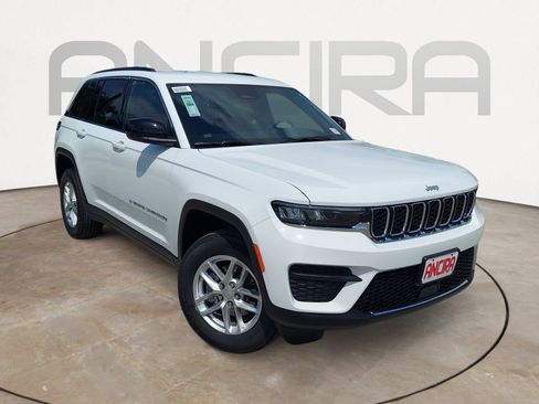 Certified 2026 Jeep Grand Cherokee Laredo AWD/4WD image 6
