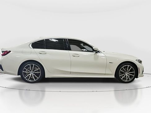 Used 2022 BMW 330e w/ Convenience Package RWD image 4
