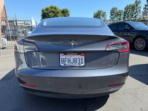 Used 2018 Tesla Model 3 Long Range RWD image 15