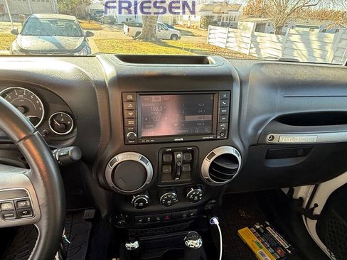 Used 2013 Jeep Wrangler Unlimited Sahara image 5