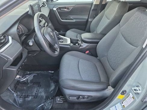 Certified 2021 Toyota RAV4 XLE w/ Convenience Package AWD/4WD image 9
