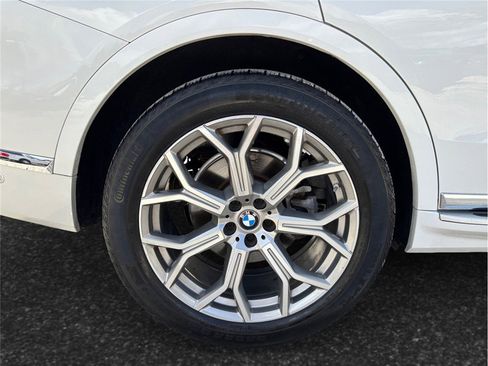 Used 2021 BMW X7 xDrive40i w/ Parking Assistance Package image 16